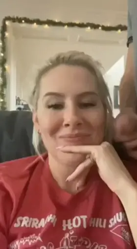 Hey does any one knows her name or where to find more videos of her?