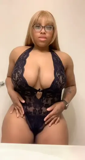 For those guys into girls with thick hips