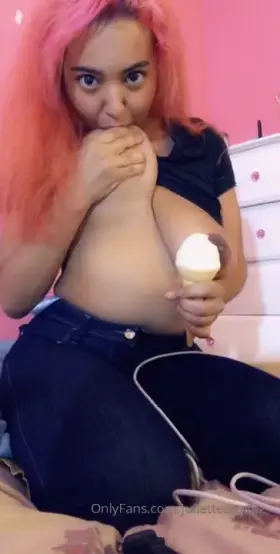 hot melons 🔥🔥🔥⚡⚡👇🏻