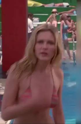 Kirsten Dunst Jiggles Plot - Get Over It (2001)