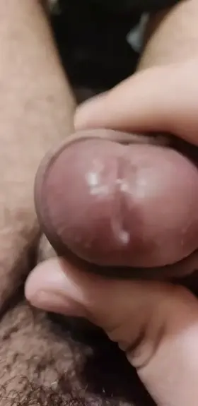 26 here. I love older. love to have a bi threesome. Love when people share wives / gf. i precum a lot.