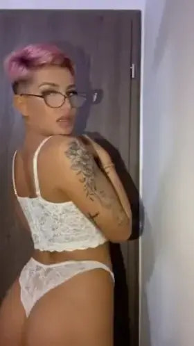 I’m curious to know if you would masturbate to my nudes if I ever sent you some ?