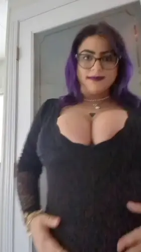 Bouncing them out of my shirt for you 🤗 [OC][GIF]