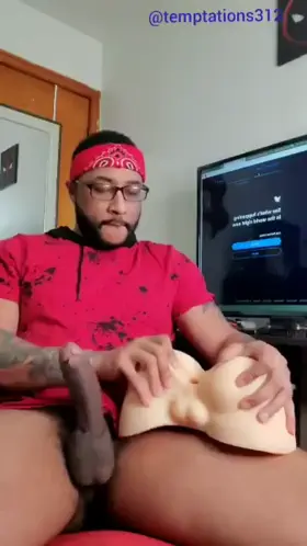 Paly with the Gay sexdoll !!