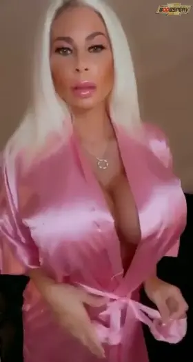 Skyler Nicole is a bimbo legend