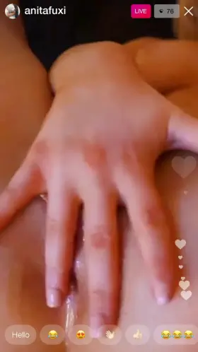 IG LIVE - she wishes one guy would give her a chance