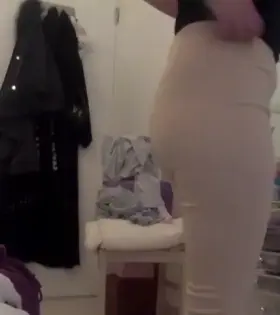 Anyone else feel like their ass looks flat from the side but fat from the back? [F] [20]