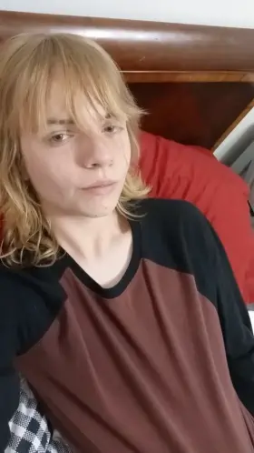 Am I boywife material? 🥺