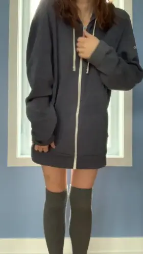 I felt like being an exhibitionnist today. I don’t know if any of my neighbors saw me, but at least you will