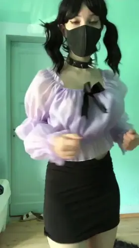 Let me be your personal goth slut ;)