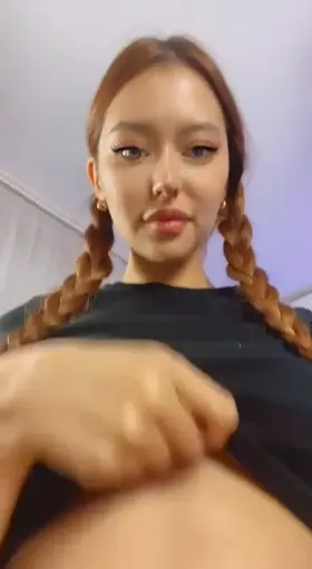 Squeeze or suck on them? 💋 [drop]