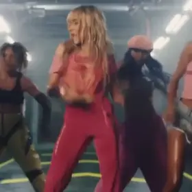 I could watch Sabrina Carpenter dance for hours