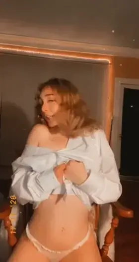 Enjoy watching me rock in this hard chair. Ik you wish it was your face🤪😍🥰😘