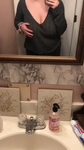 I’m rainin titties on Reddit today lmao 😚🥵🤩😛💋💋🔥🔥🔥 (OC)