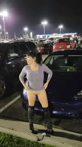 39f mom of 2. Should I stop flashing? [got caught🤣]