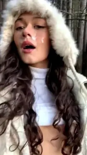 His cock got cold on our walk... so naturally i warmed it up using my mouth 💦🤤