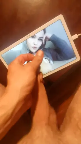 He made it a cum selfie