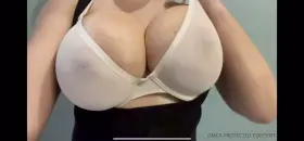 The best bimbo tits in my opinion