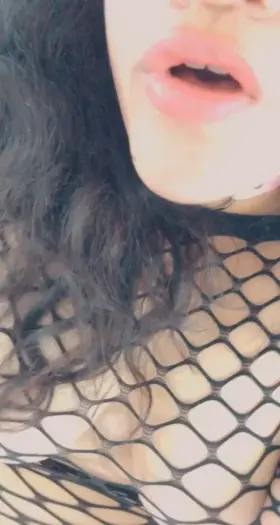 Would u push ur cock in me like that??😍 Join my OnlyFans💕 and get access to full length videos of me playing with my toys!!💋 I’m a horny Latina born to please your cock!😘😘 I do audio ✨Lovense✨ sessions, exclusive nude videos and more!!😉 Come sext me up!🔥