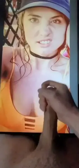 Anyone wanna bust on her? DM me asap if interested