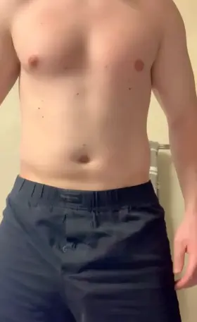 27M in Michigan. Got done with a workout and feeling naughty. Hope you enjoy.