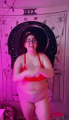 you all really liked my last tik tok video, so here's another 🥰 i hope you love watching me dance and bounce for you!!