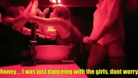 She's with the girls 🍸👯🎶 at the club, what could go wrong 🙄