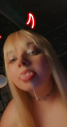 Watch me fuck my throat?