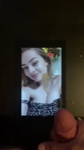 Looking for MILFs to cum on Kik DCumtributes