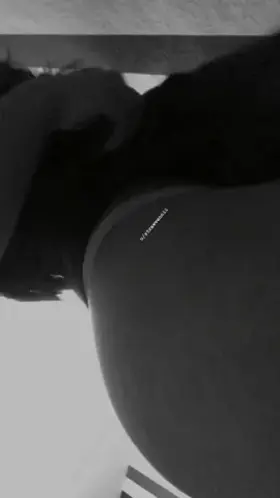 Hi! Got locked out of my old account (r/strawvenni) so starting off by posting my most liked vid from my old account - then new content from here on in 🖤