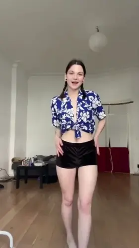 today is a sunny day, which means it's time to undress 😍