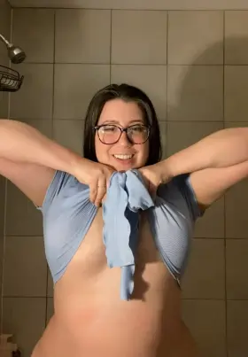 Naughty and Thicc brunette with amazing sexting, videos, customs, b/g content and more for only 9.99$! I’m very interactive 🥵 come join me! [link in comments]