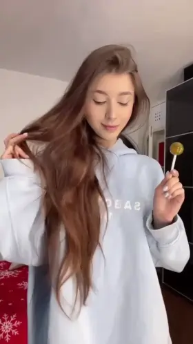 horny girl with bouncy tits?💦👅