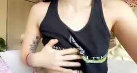 Only one nipple is inverted [f22]