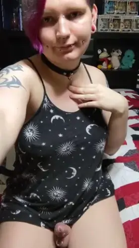 I bought a new toy! If you want to watch me cum in it DM me 😜