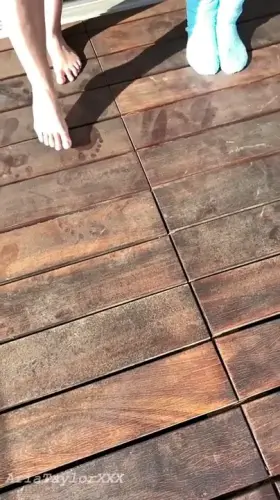 Holy fuck I just relapsed to this. Who wants to DVP/DAP these chicks with me?