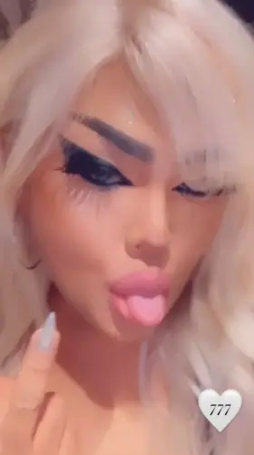 i love being a blonde asian 🤤😈