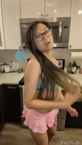 hii~ hope you dont mind my girldick