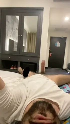 Travelling makes me horny af