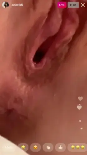 Insta LIVE - Can she tempt you?😈😍