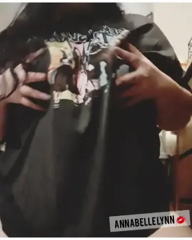 [Selling] [US Mail] 💋 Sexting 💋 Custom Pics 💋 Premade Content 💋 GFE 💋 Genital Rates 💋 Panties 💋 Socks 💋 Candies 💋 FETISH FRIENDLY 😏 18+ BUYERS DM me for my Kik or Discord tag, be prepared to age verify! Comments for more info 👇🏻