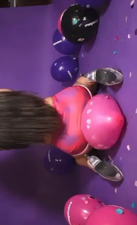 I love playing with balloons 🎈😇