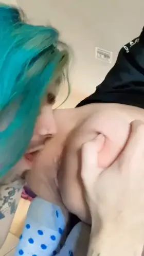 I love it when he eats my ass 💕