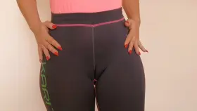 This is for those who like camel toe, yoga pants and young pussy. Kisses
