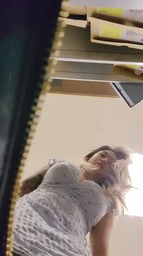 A Girl needs A face to Sit !!