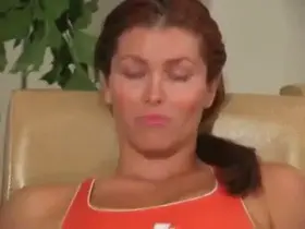 Heather Vandeven strips off her one-piece on top of hose