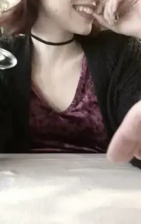 Daddy loves undressing me at the restaurant