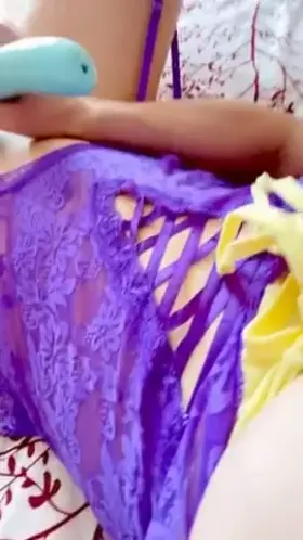 I love taking a break from my busy day and taking care of myself. [F] MILF