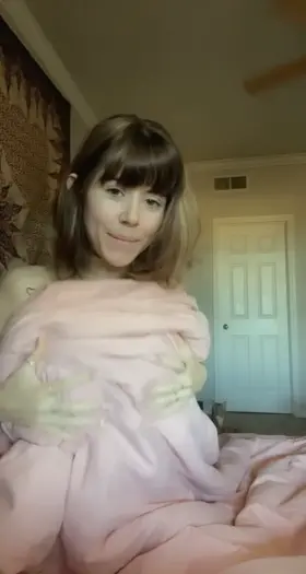 i want to lay in bed with YOU all day ♥️