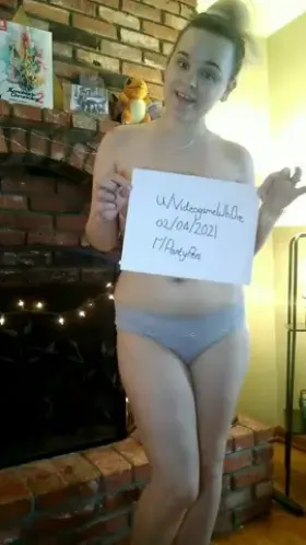 Please be gentle, I know I'm not wearing make up, so why don't we focus on my arse? 🥰